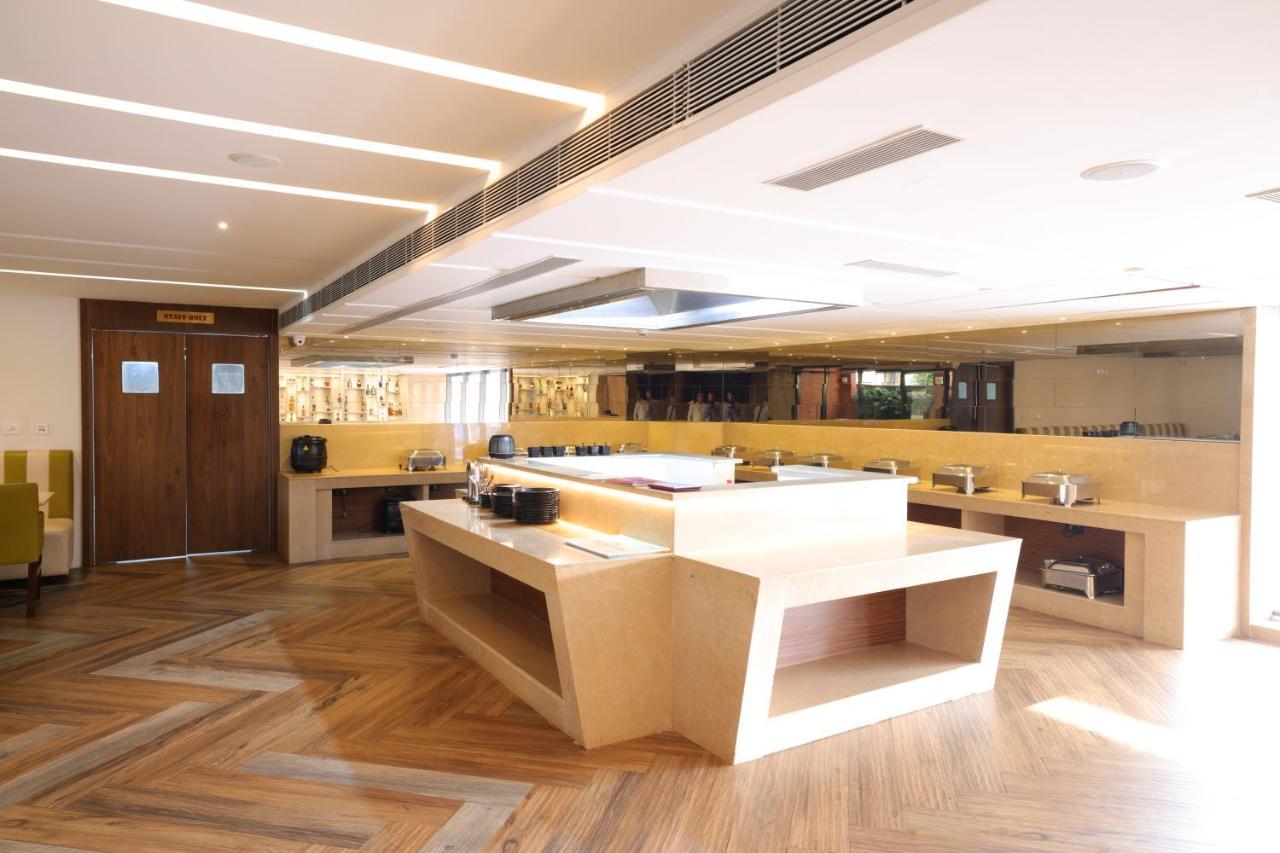 Hotel The Sea View, منغالور المظهر الخارجي الصورة