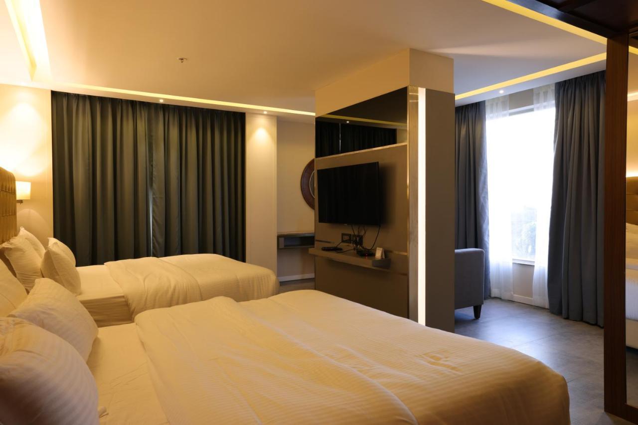Hotel The Sea View, منغالور المظهر الخارجي الصورة