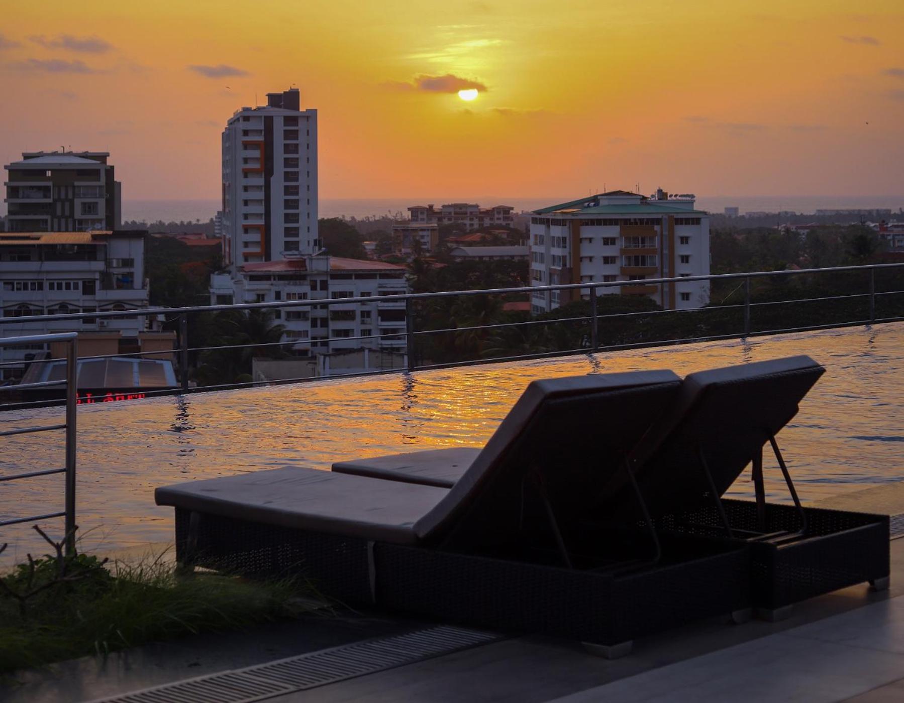 Hotel The Sea View, منغالور المظهر الخارجي الصورة