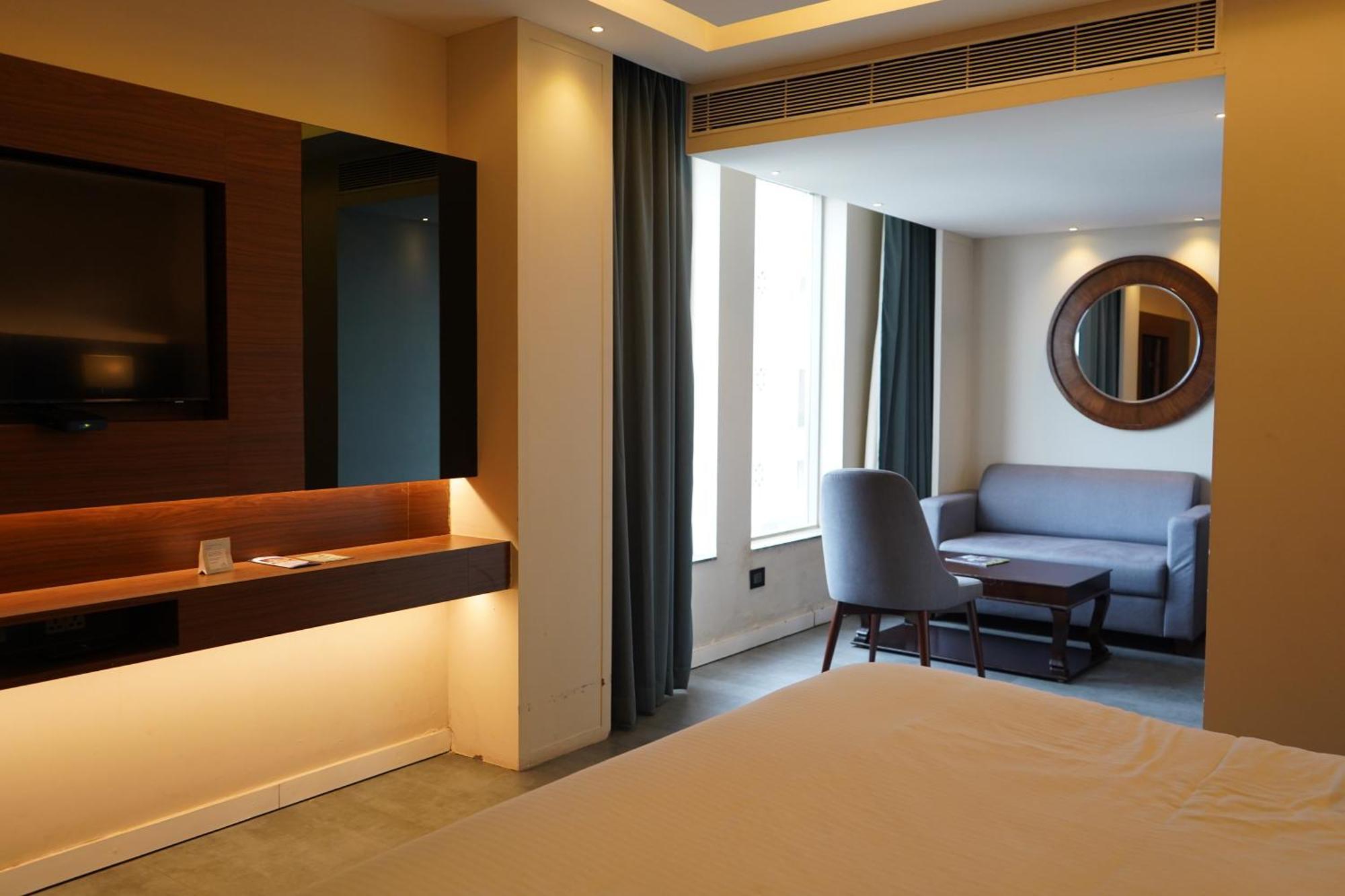 Hotel The Sea View, منغالور المظهر الخارجي الصورة