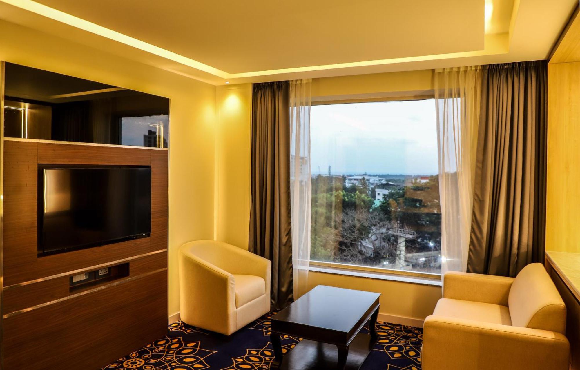 Hotel The Sea View, منغالور المظهر الخارجي الصورة