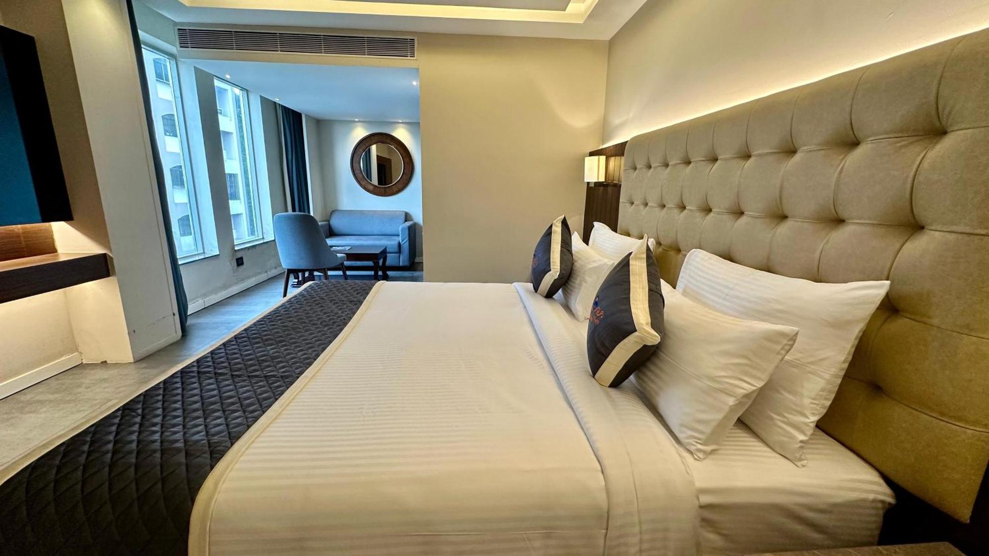 Hotel The Sea View, منغالور المظهر الخارجي الصورة