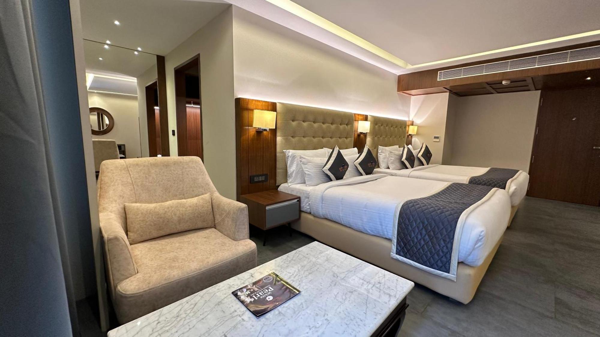 Hotel The Sea View, منغالور المظهر الخارجي الصورة